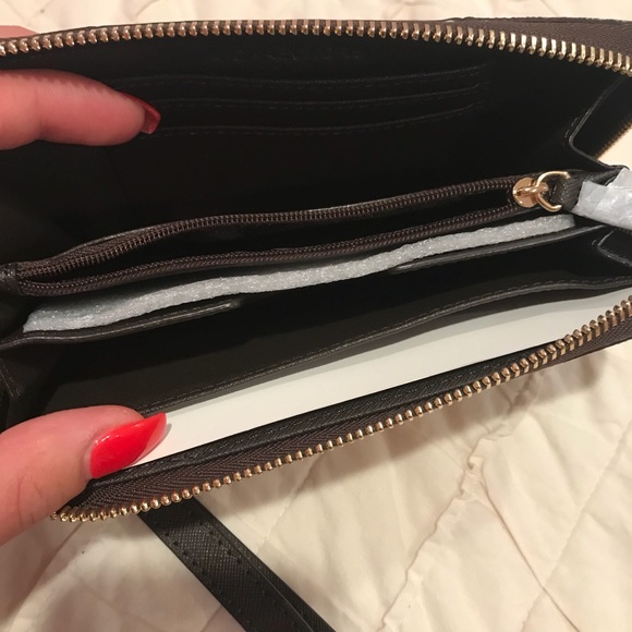 NWT! Michael Kors jet set travel wristlet! - Picture 5 of 6